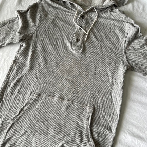 Levis Gray sweater with hoodies - Picture 2 of 4